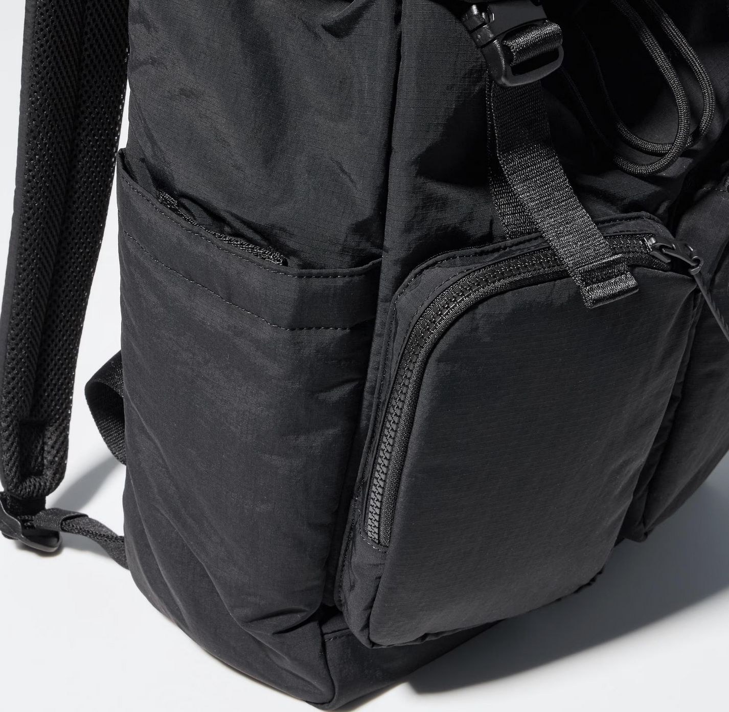 Pocket Power: Why Bags with Lots of Pockets Will Be Your Best Friend in 2025